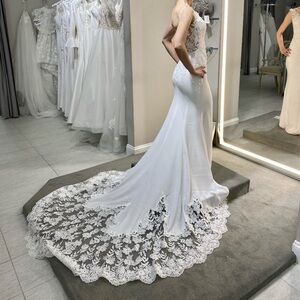 Sophisticated Ivory Lace Bridal Gown